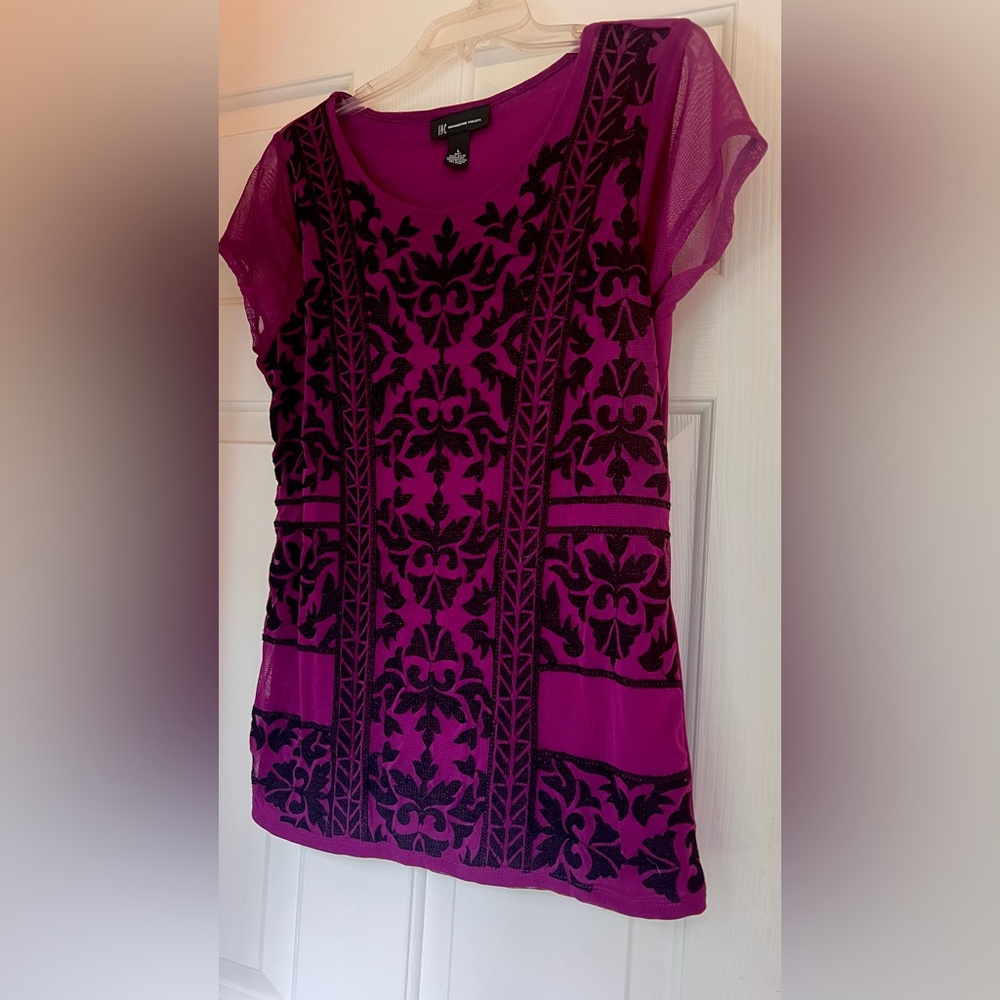 INC International Concepts Magenta top with black damask embroidery
